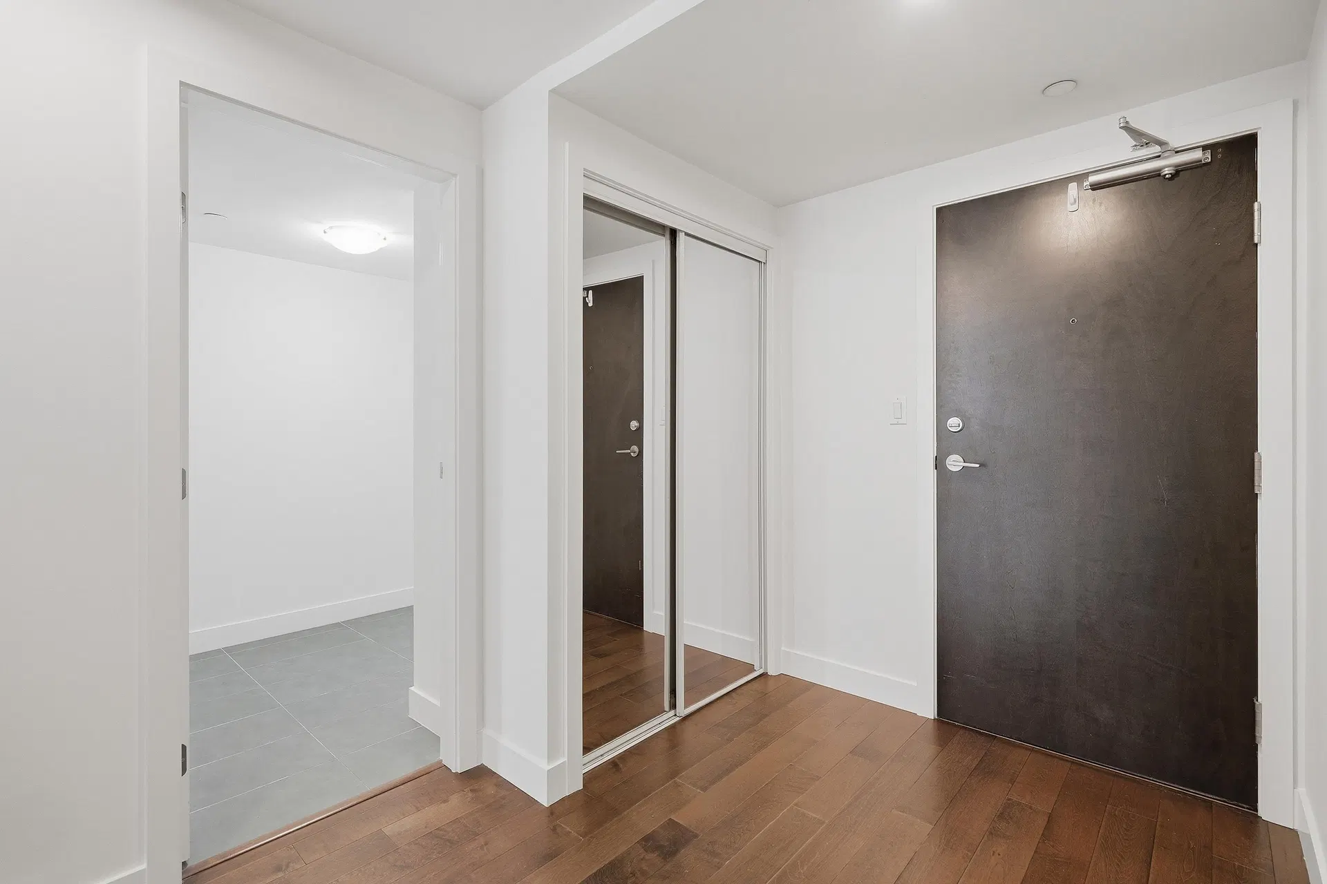 Photo 5 of 36 at #403 – 3228 Tupper Street