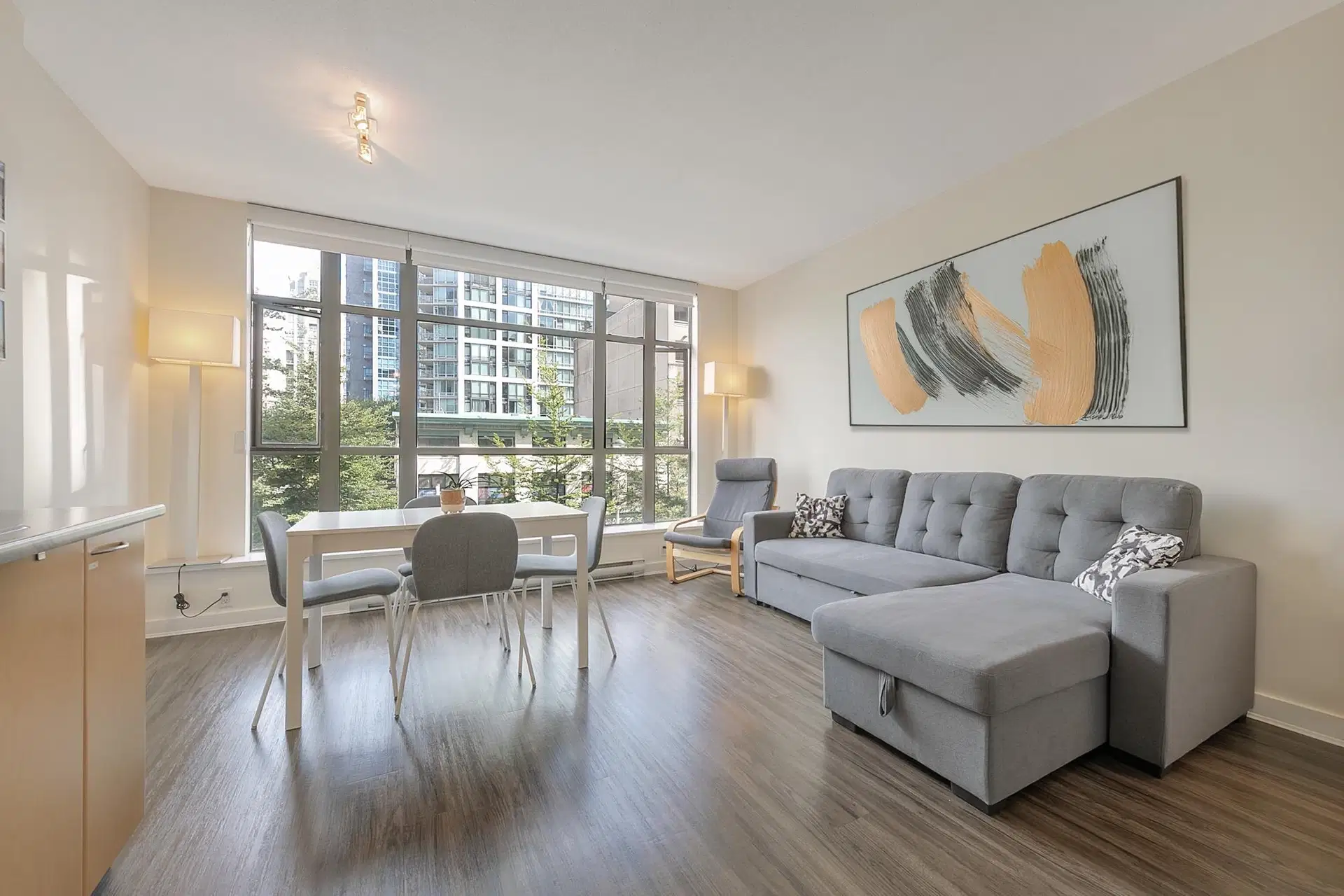 #307 – 1249 Granville Street