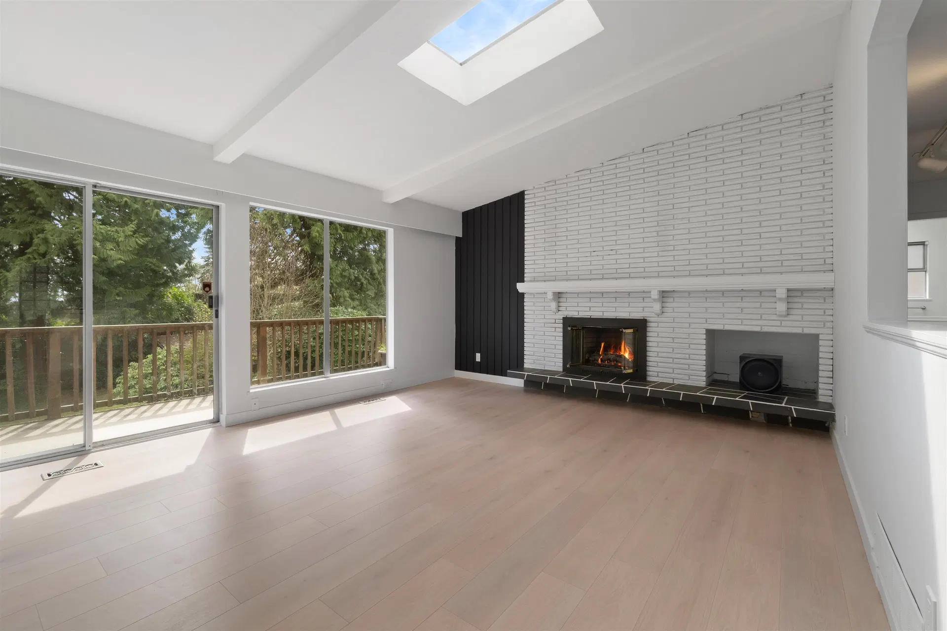 Photo 3 of 38 at 1177 E 15th Street
