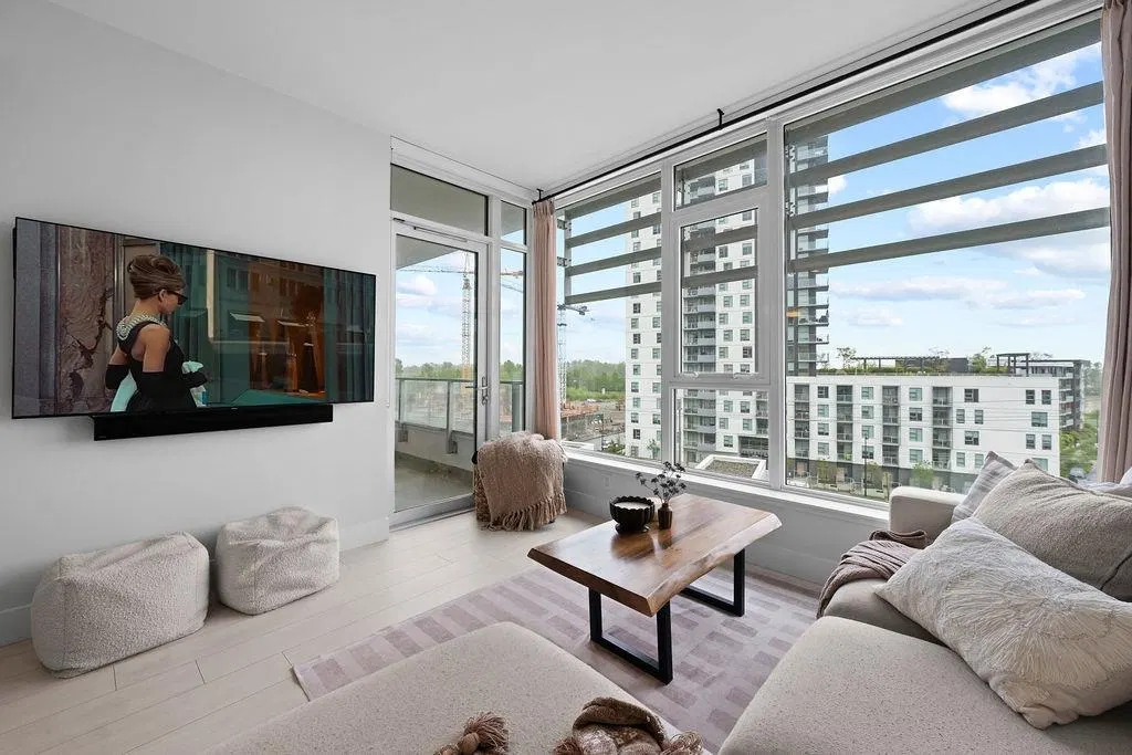 Photo 4 of 31 at #607 – 3438 Sawmill Crescent