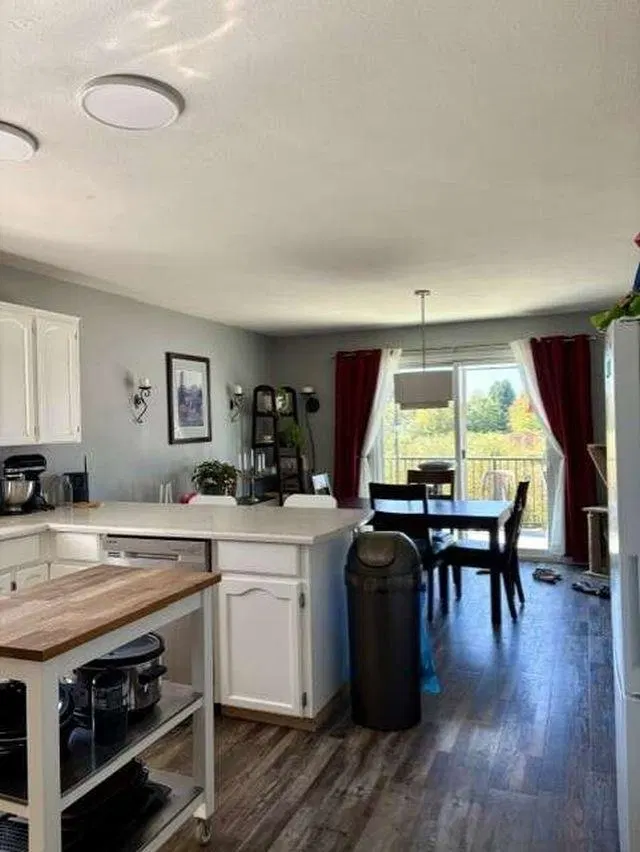 Photo 5 of 30 at 18622 59 Avenue