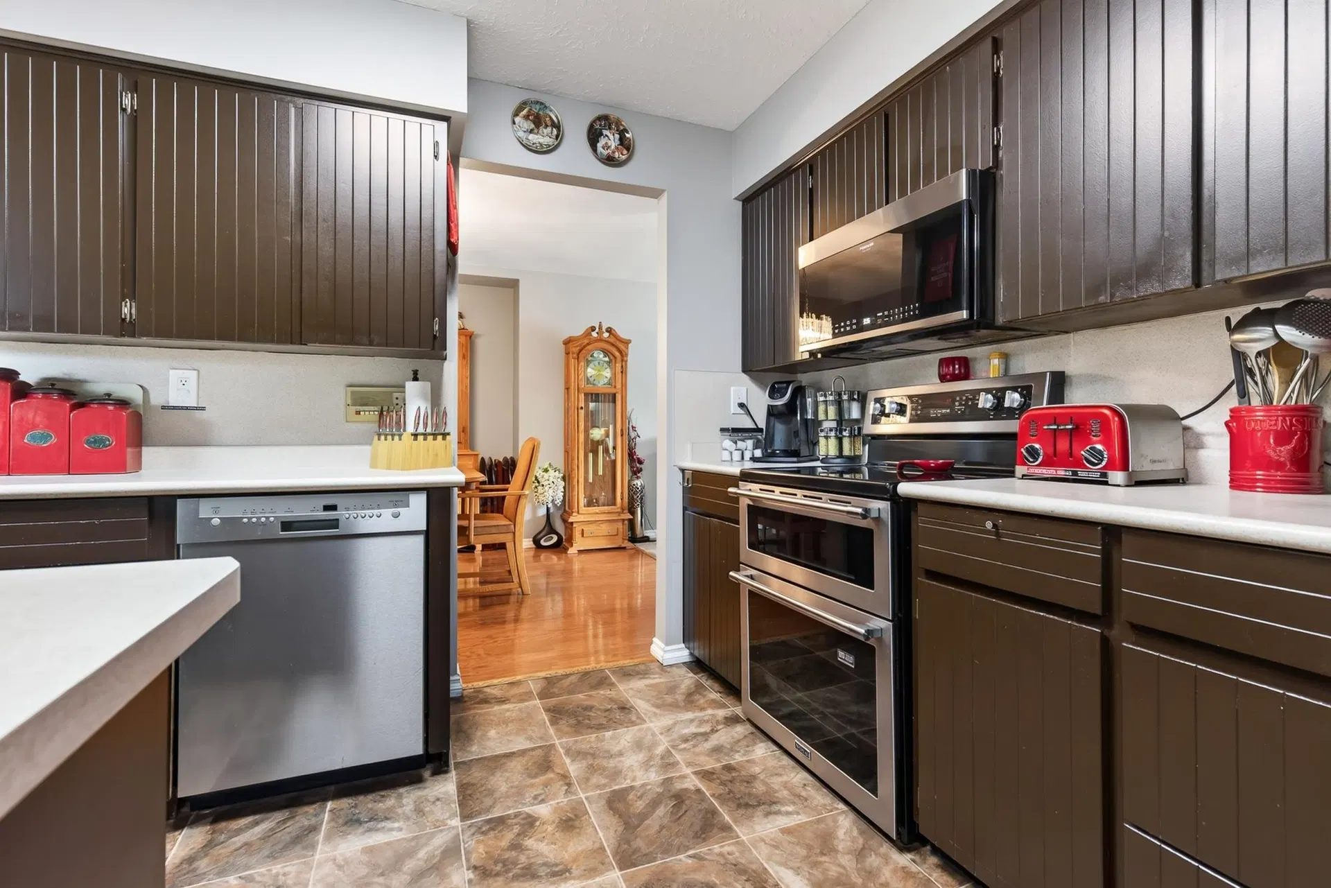 Photo 4 of 40 at 8365 Aster Terrace