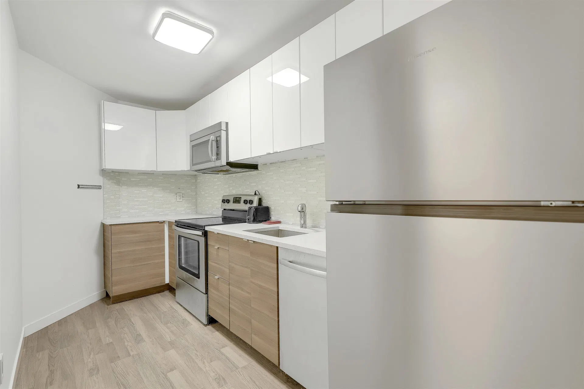 Photo 3 of 27 at #208 – 1106 Pacific St Street
