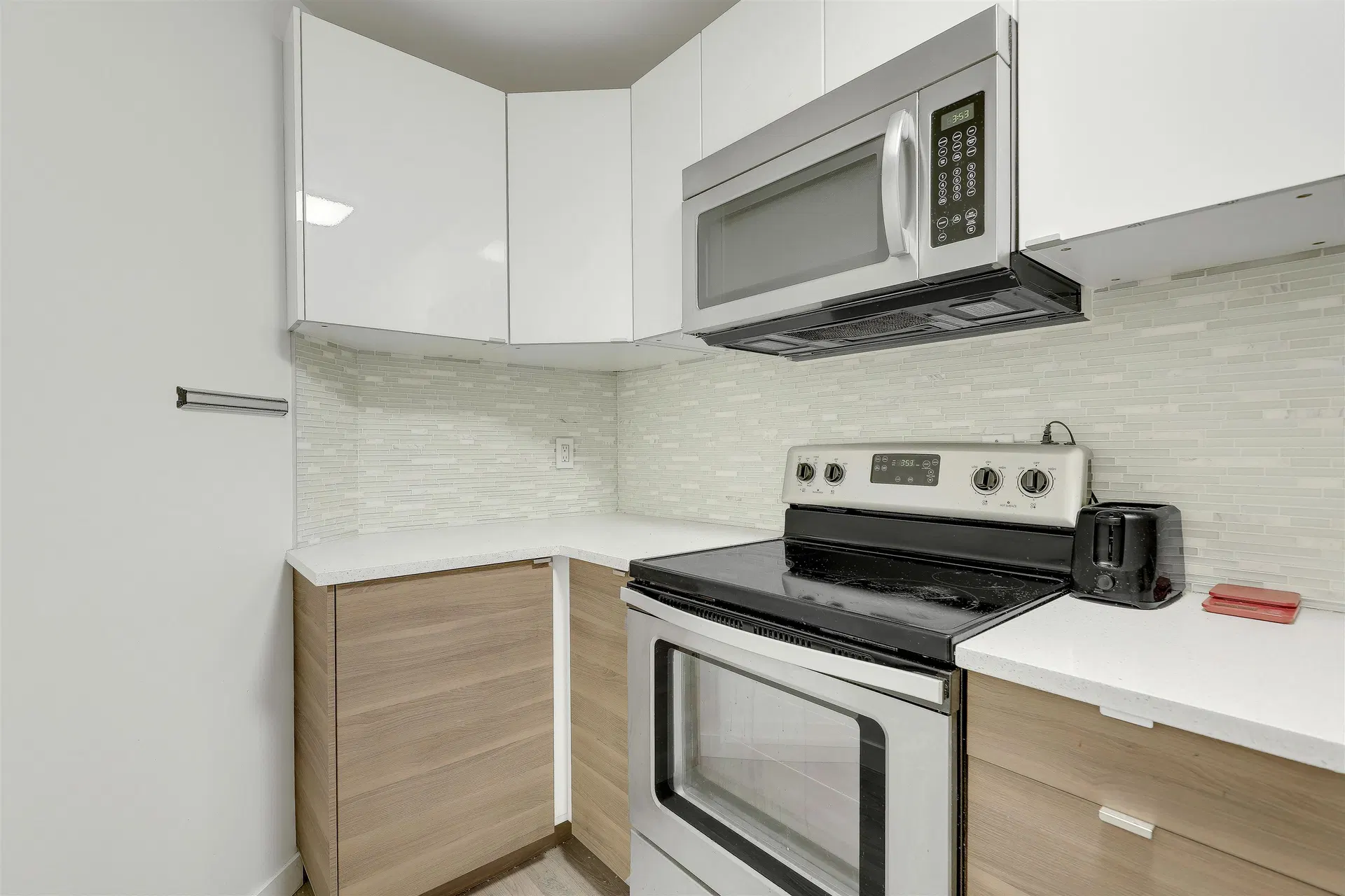 Photo 4 of 27 at #208 – 1106 Pacific St Street
