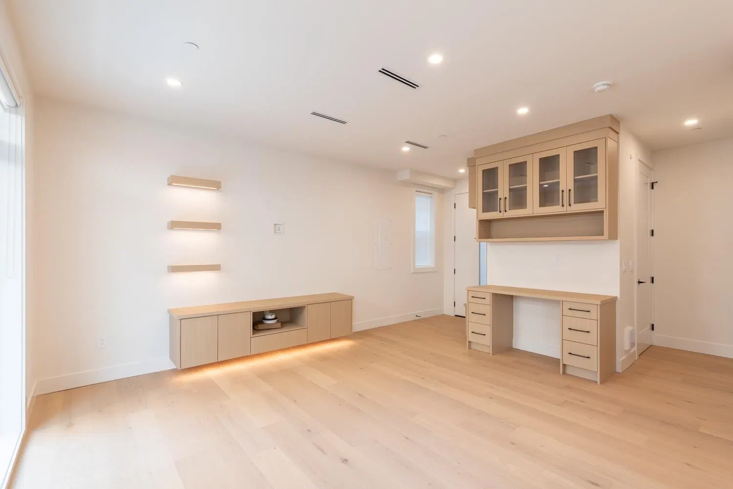 Photo 4 of 31 at #2 – 3615 Turner Street