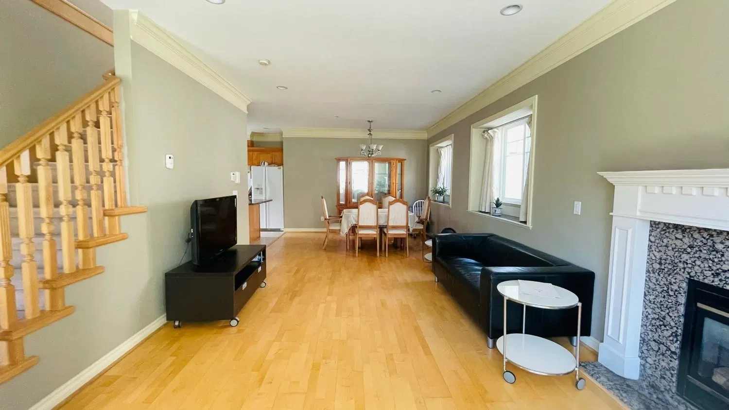 Photo 3 of 21 at 8479 Fremlin Street