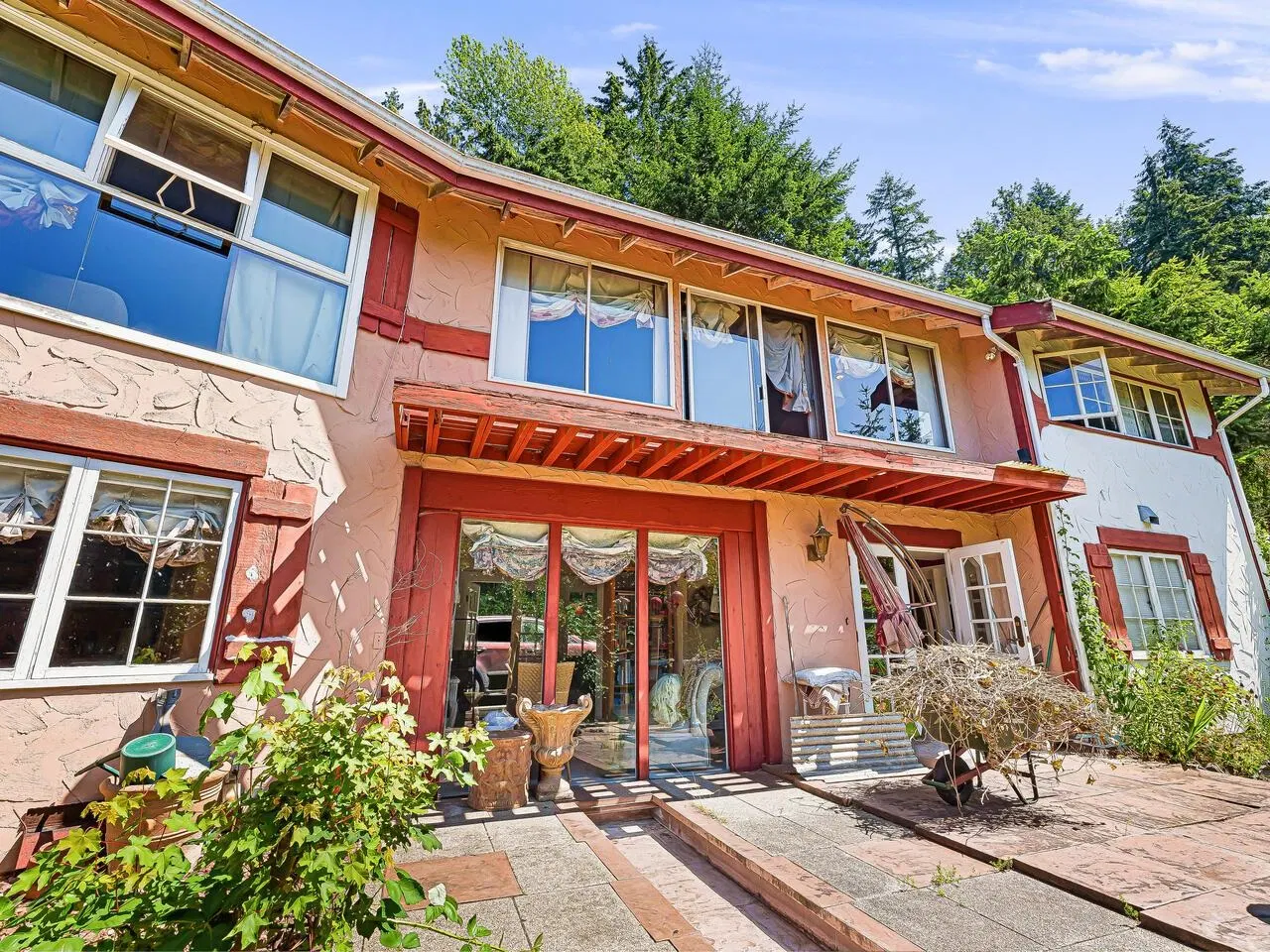 Photo 1 of 34 at 35 Lions Bay Avenue