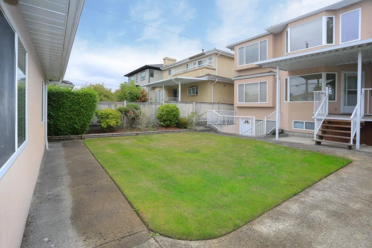 Photo 5 of 21 at 6333 Butler Street