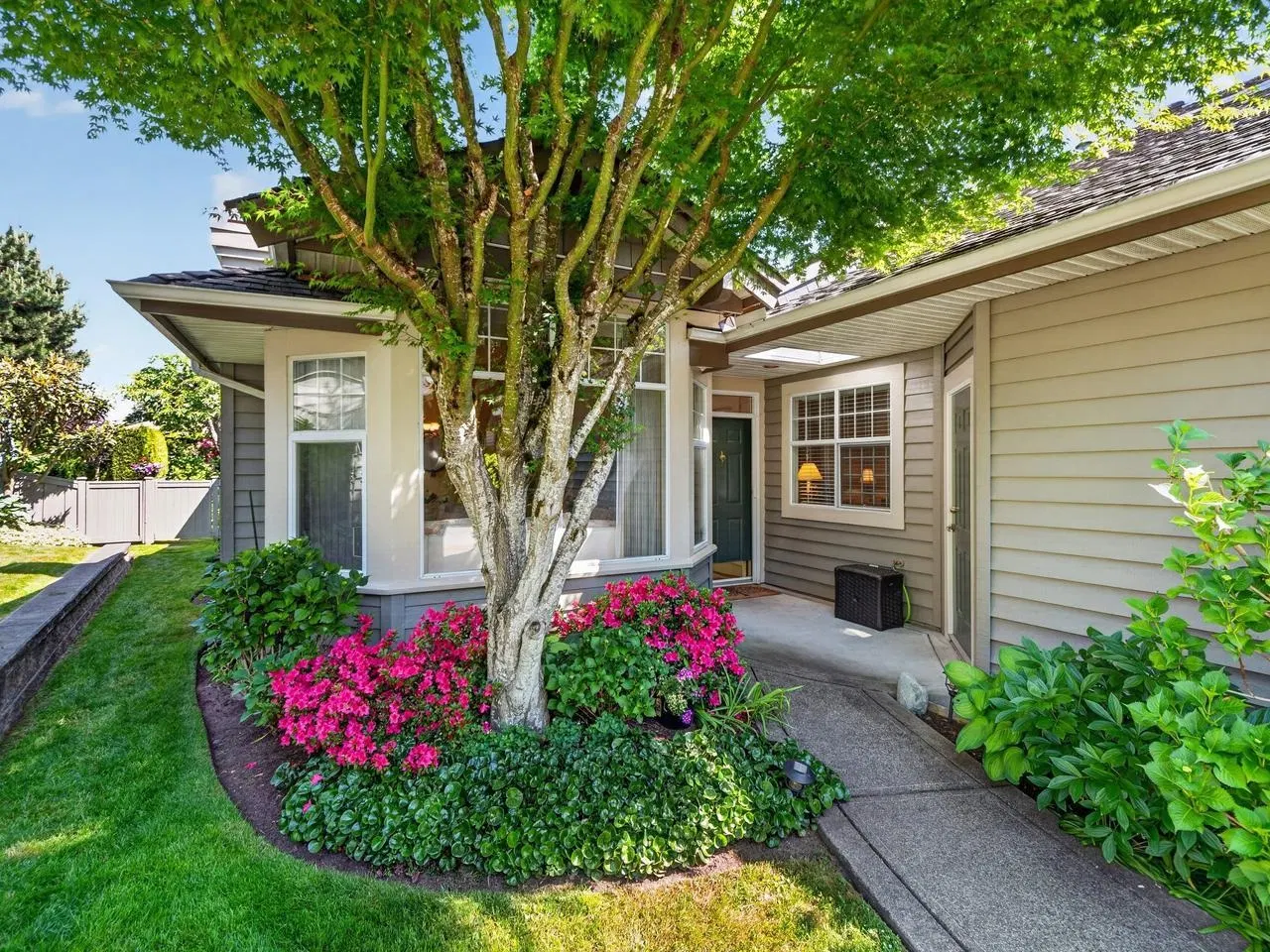 Photo 1 of 28 at #7 – 15020 27a Avenue