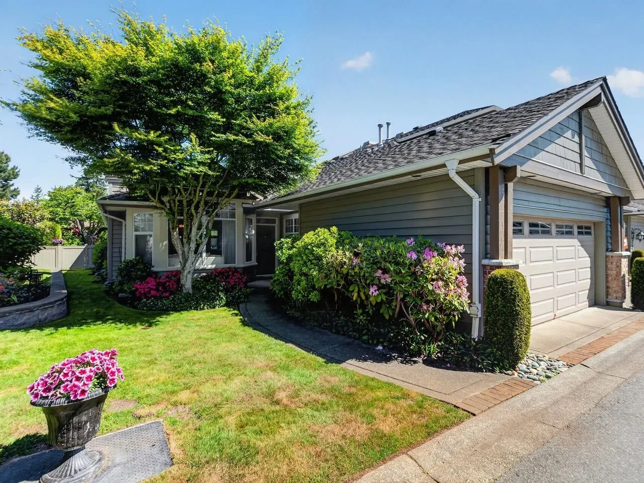 Photo 2 of 28 at #7 – 15020 27a Avenue