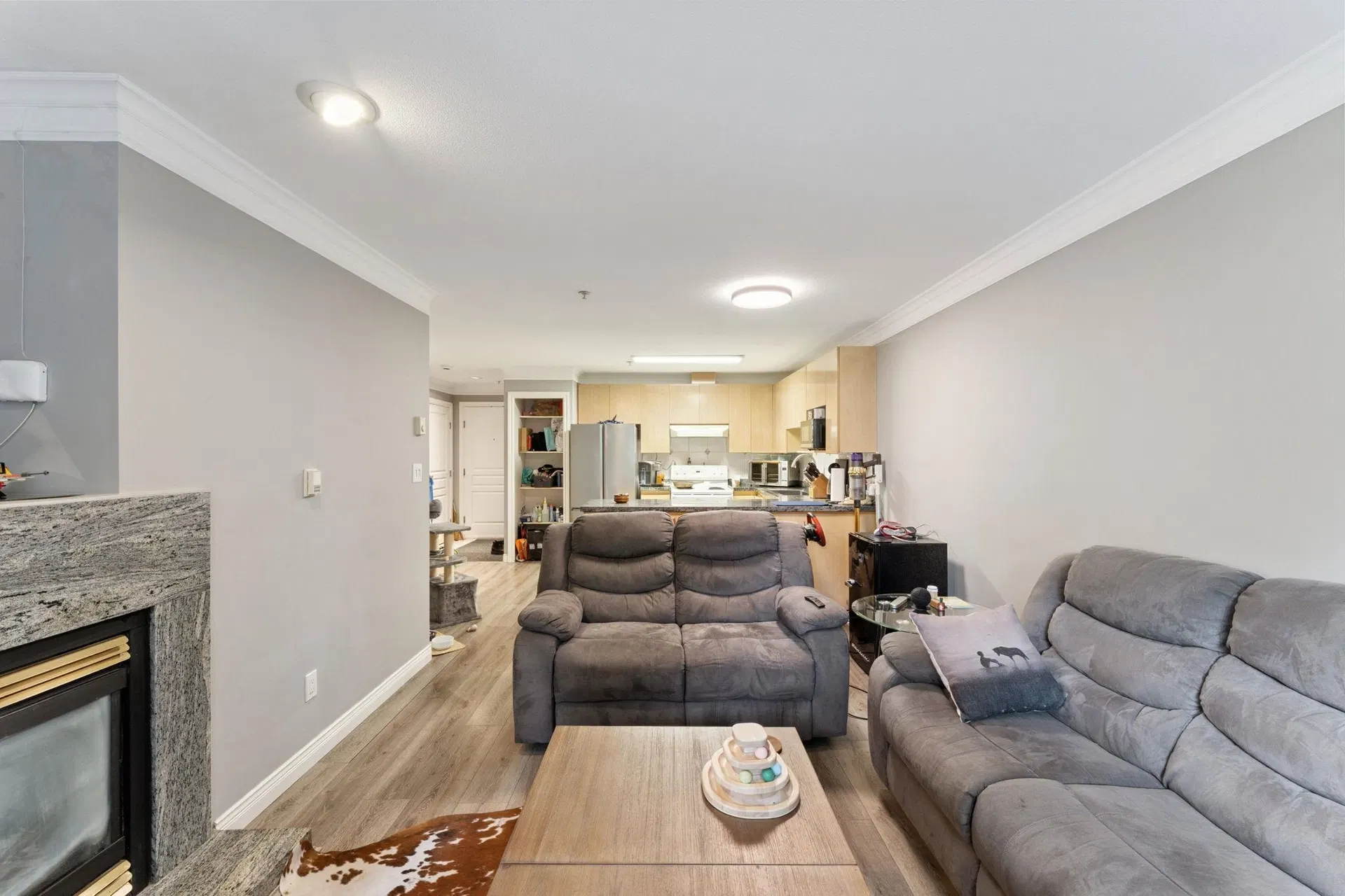 Photo 5 of 23 at #211 – 8115 121a Street
