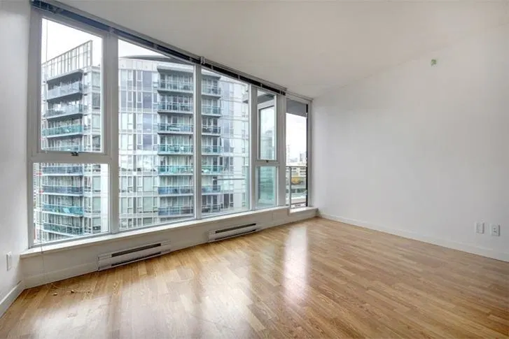 Photo 4 of 25 at #2710 – 233 Robson Street