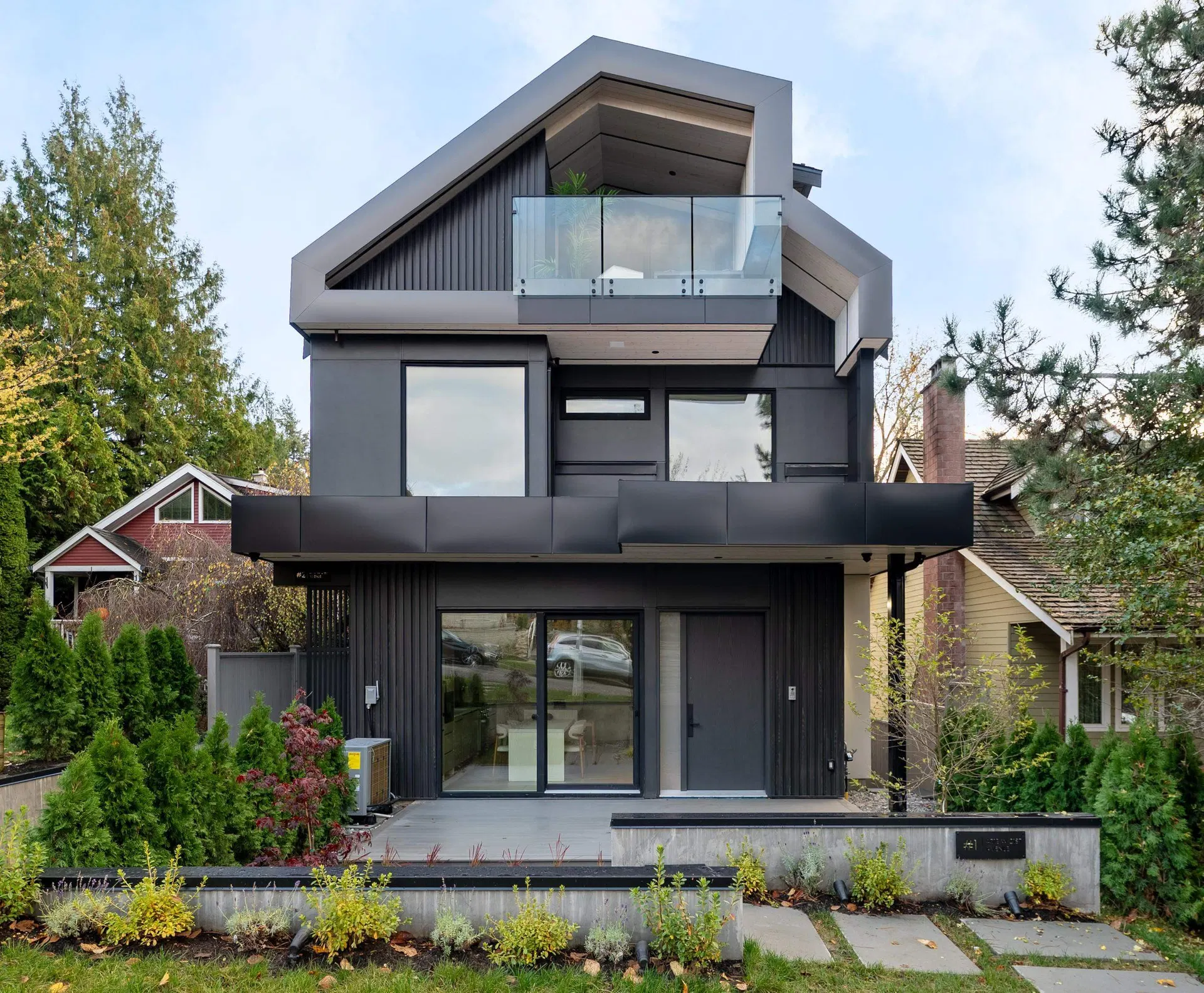 Photo 1 of 29 at #2 – 4018 W 21st Avenue