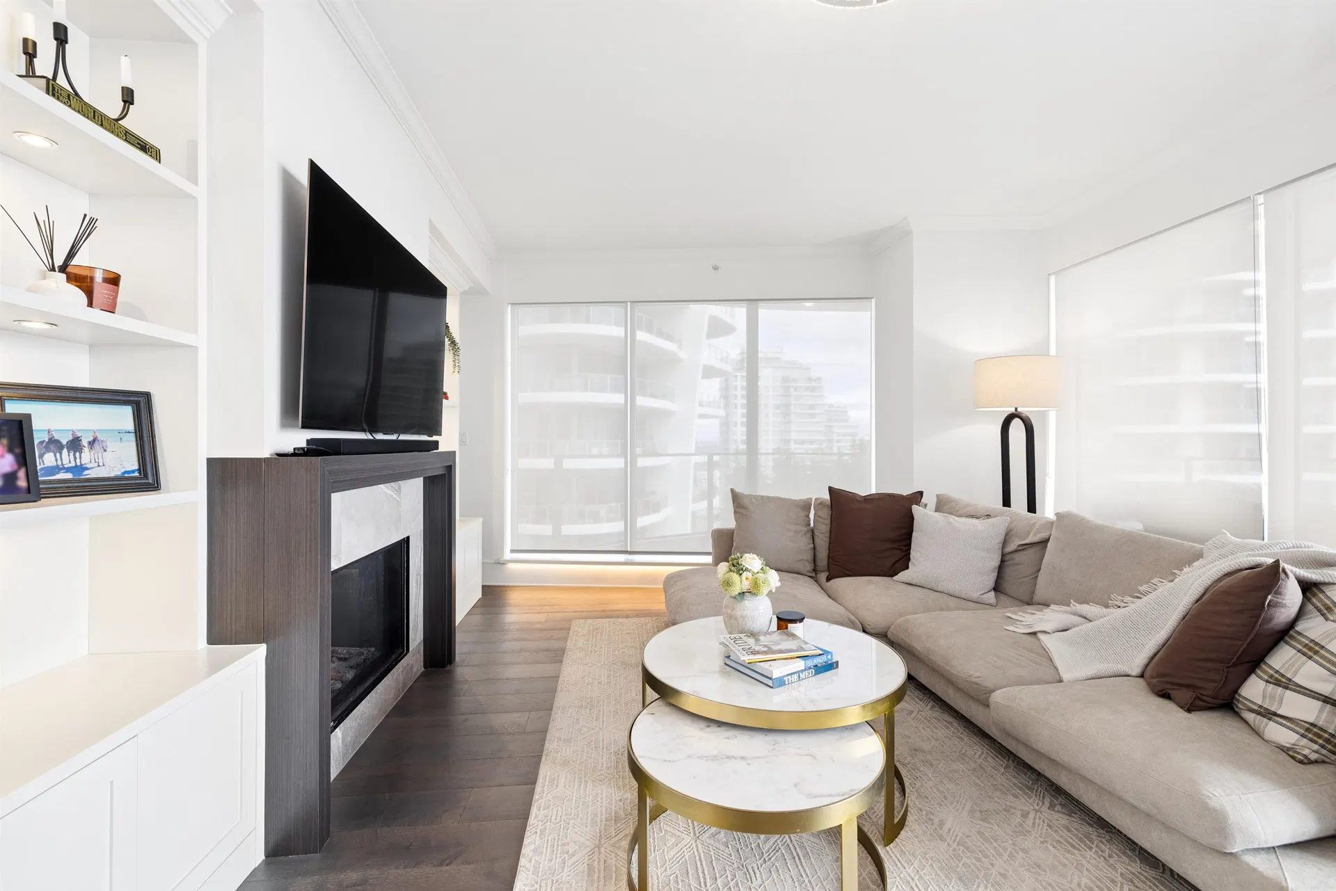 Photo 5 of 40 at #1406 – 1500 Martin Street