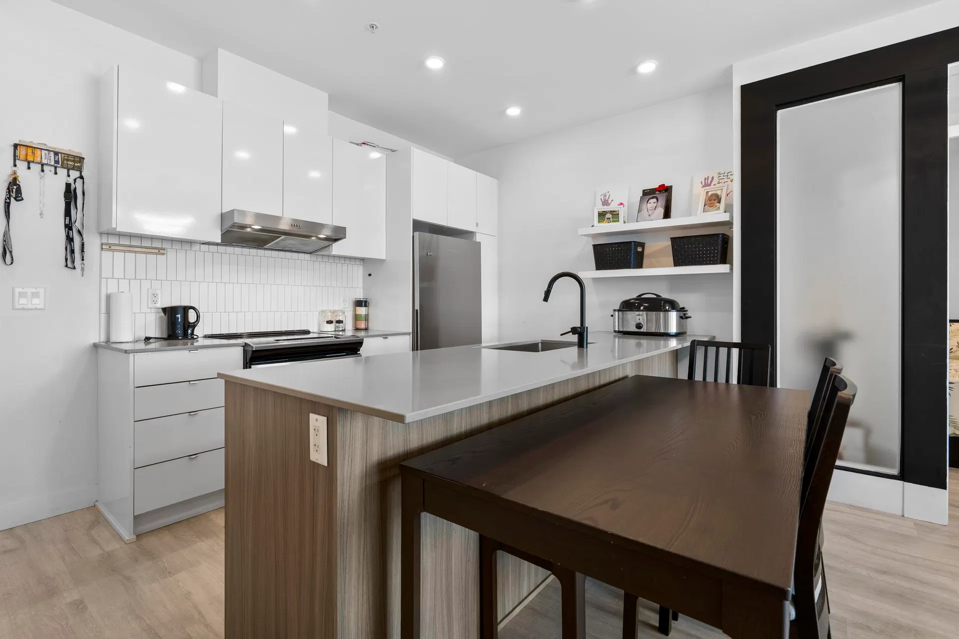 Photo 4 of 32 at #610 – 32828 Landeau Place
