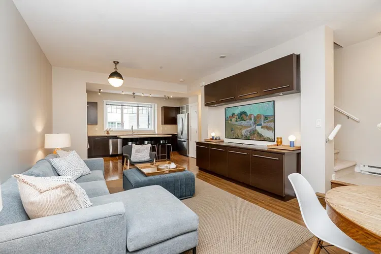 Photo 2 of 18 at 3826 Welwyn Street