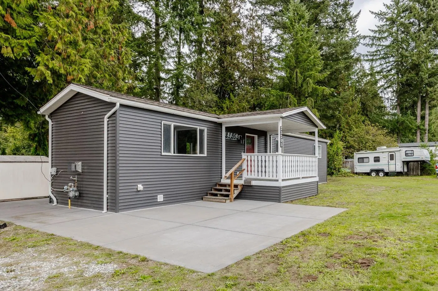 Photo 2 of 40 at #5 – 23205 Calvin Crescent