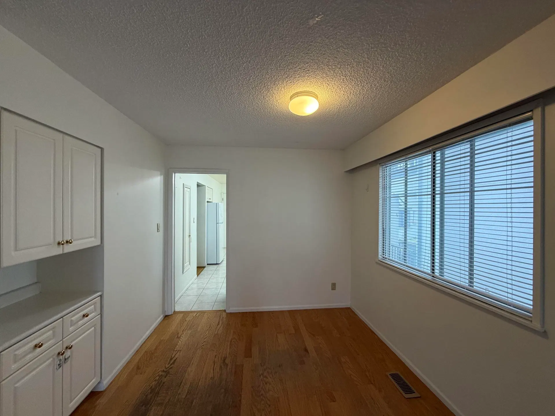 Photo 3 of 15 at 77 W 62nd Avenue