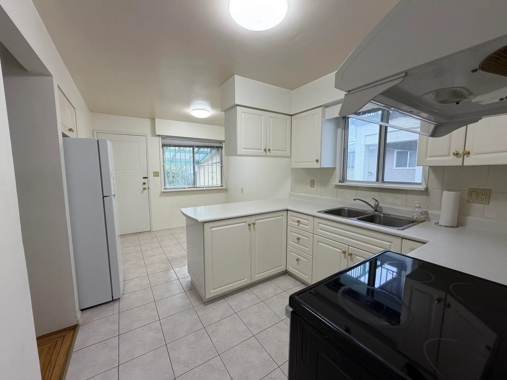 Photo 4 of 15 at 77 W 62nd Avenue