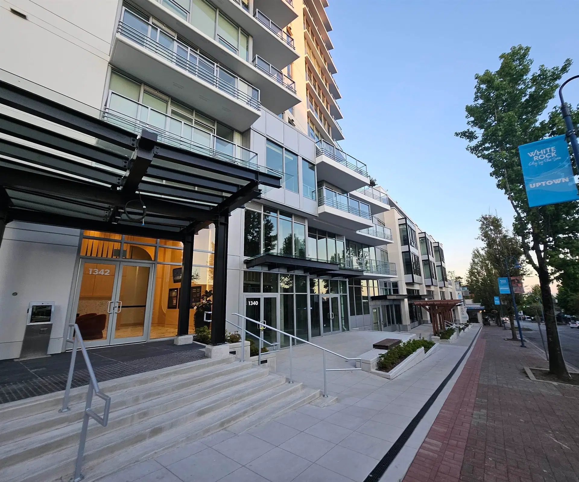 #403 – 1342 Johnston Road