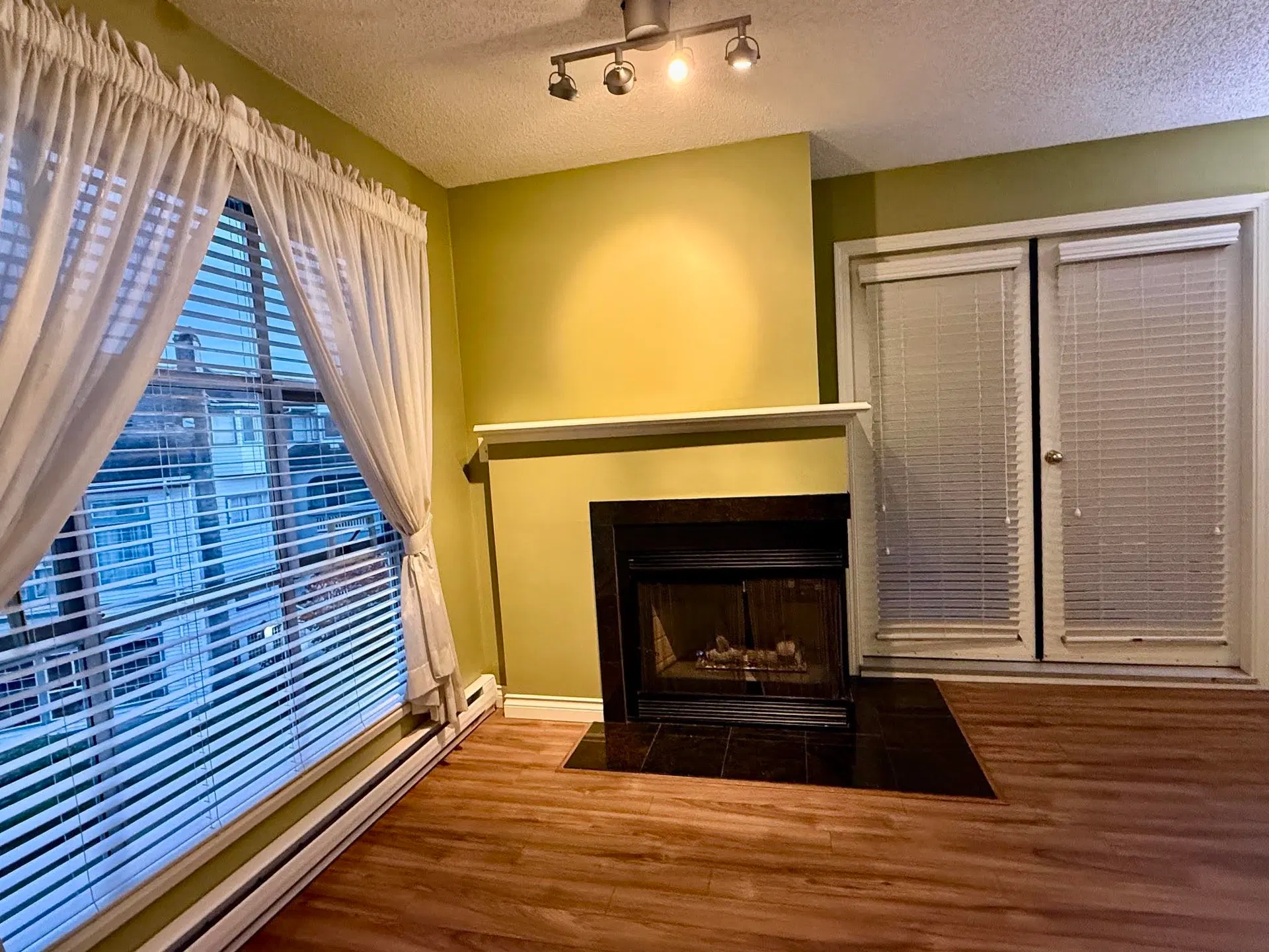Photo 4 of 15 at #311 – 7580 Minoru Boulevard