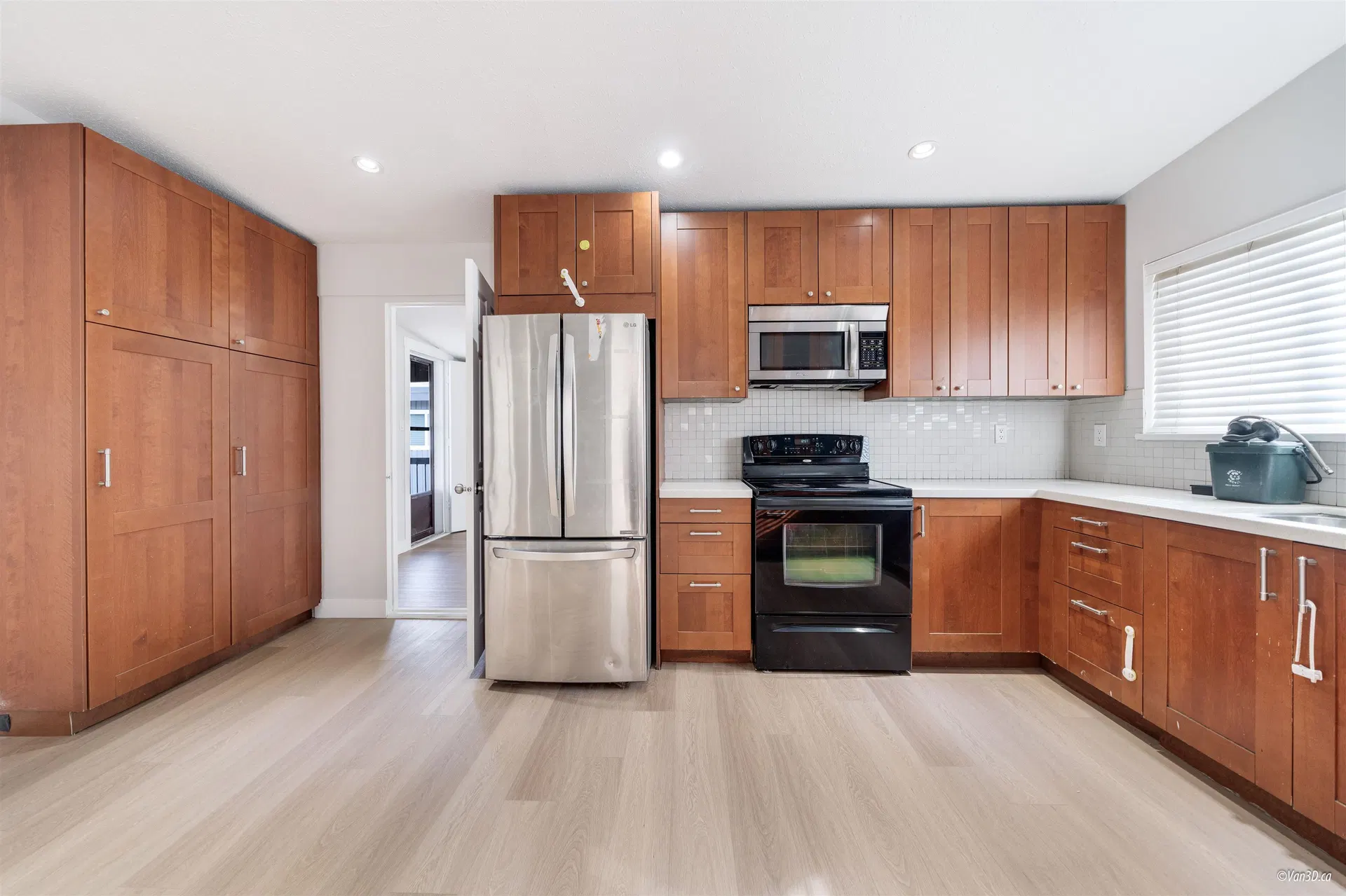 Photo 4 of 18 at 7148 6th Street
