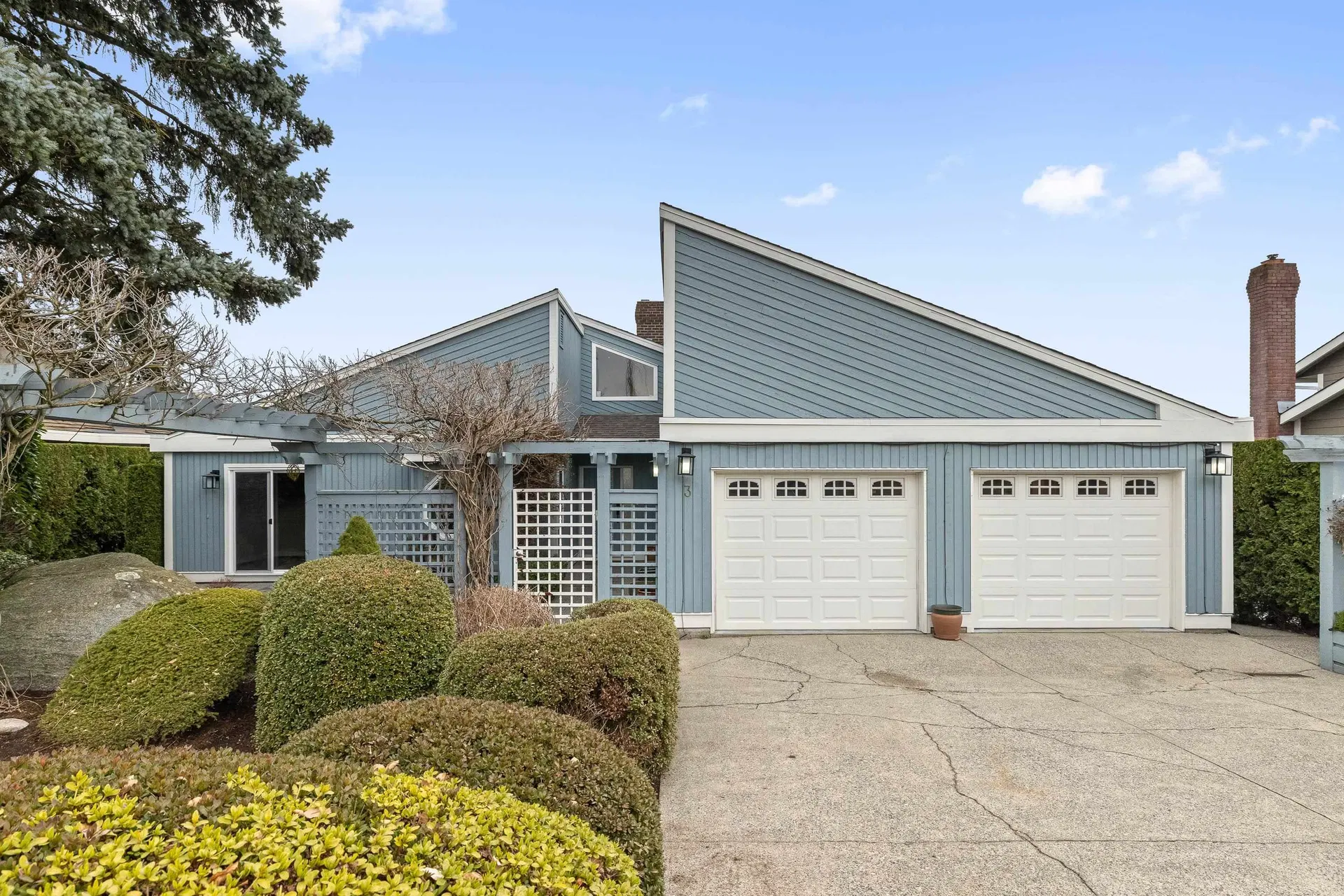 Photo 3 of 40 at #3 – 3755 Clearbrook Road