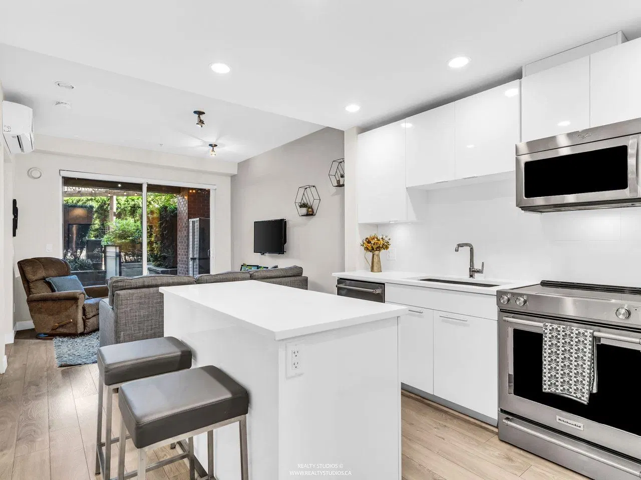 Photo 4 of 38 at #117 – 723 W 3rd Street