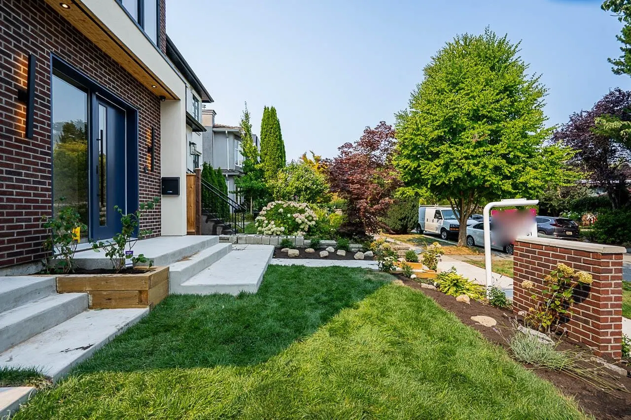 Photo 5 of 33 at #1 – 456 E 38th Avenue