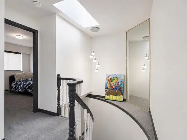 Photo 5 of 24 at 11 Stratford Avenue
