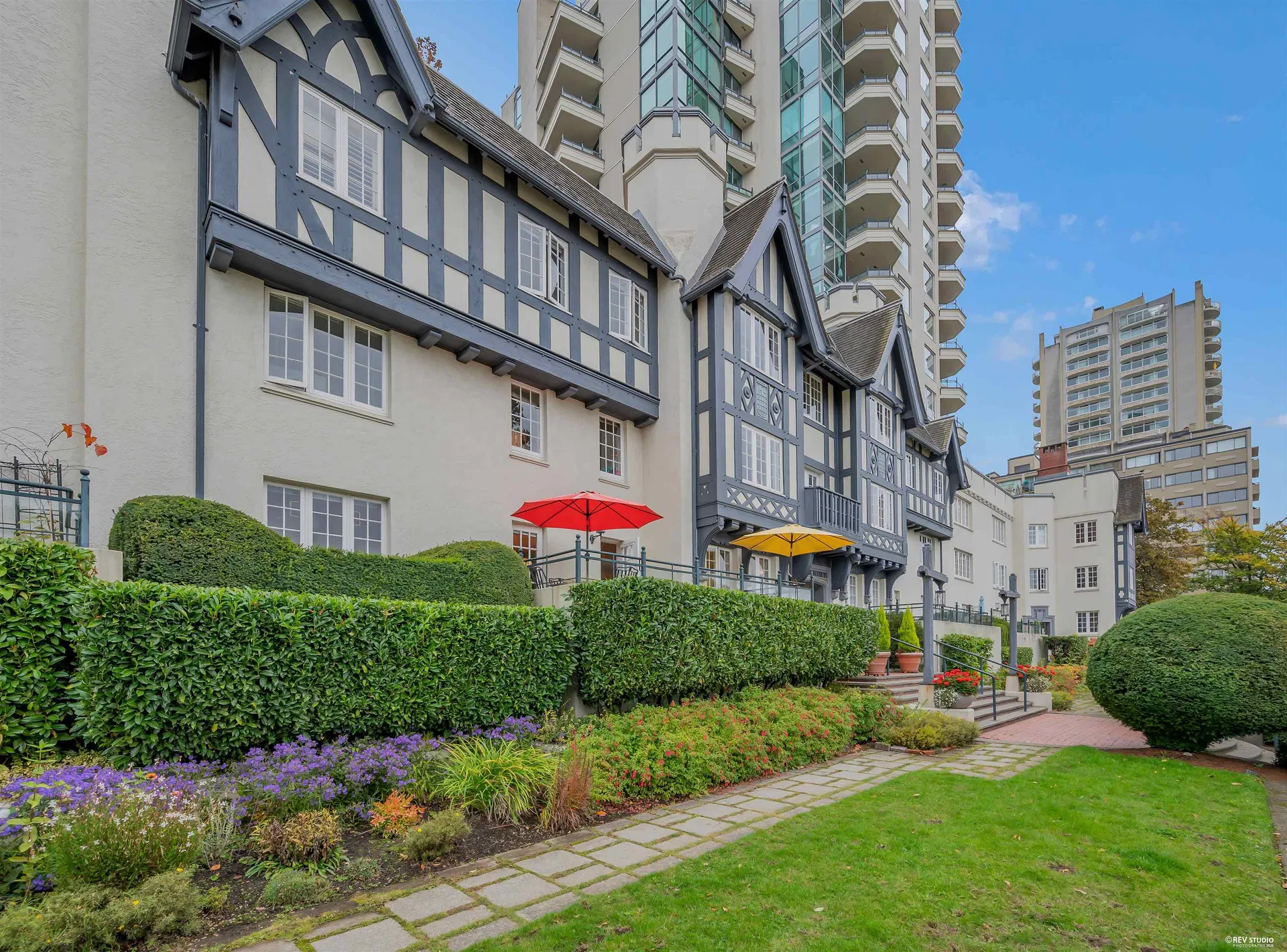 Photo 1 of 37 at #103 – 1311 Beach Avenue