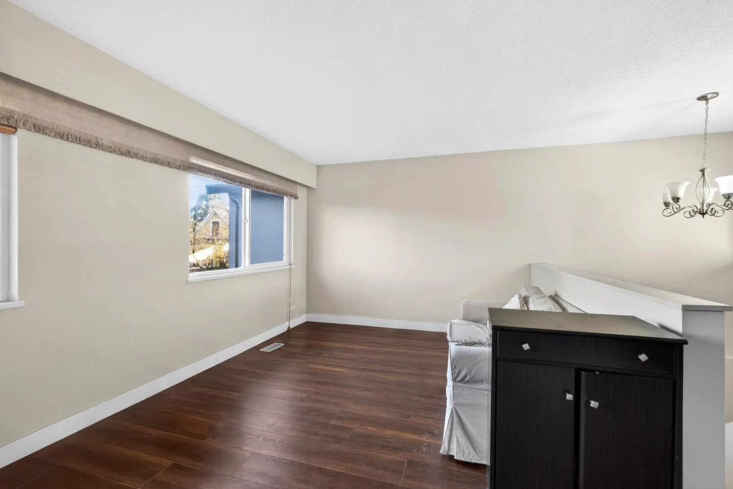 Photo 5 of 30 at 557 E 21st Avenue