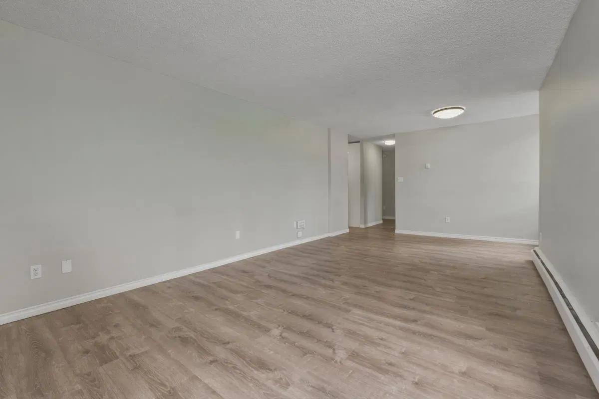 Photo 3 of 31 at #302 – 3755 Bartlett Court