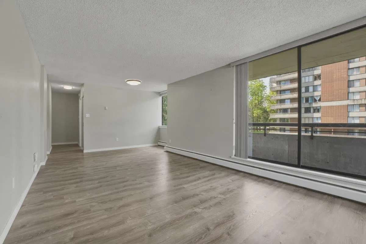 Photo 5 of 31 at #302 – 3755 Bartlett Court