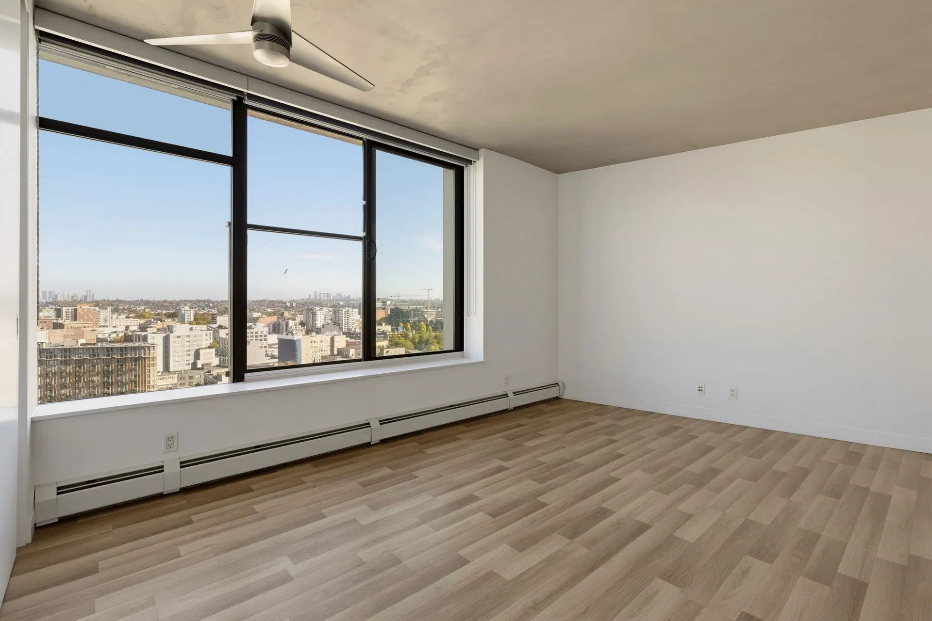Photo 4 of 40 at #1803 – 108 W Cordova Street