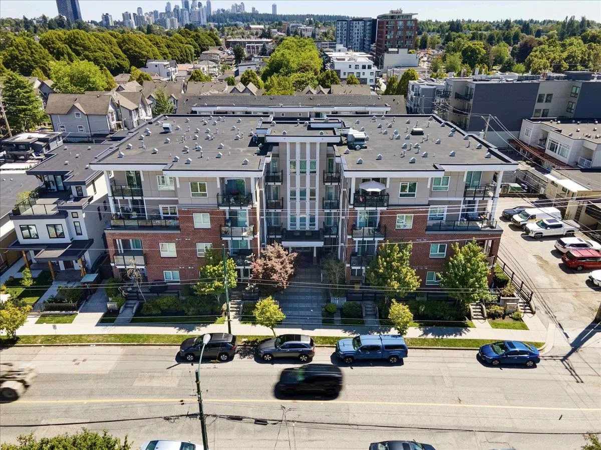 Photo 3 of 27 at #303 – 4882 Slocan Street