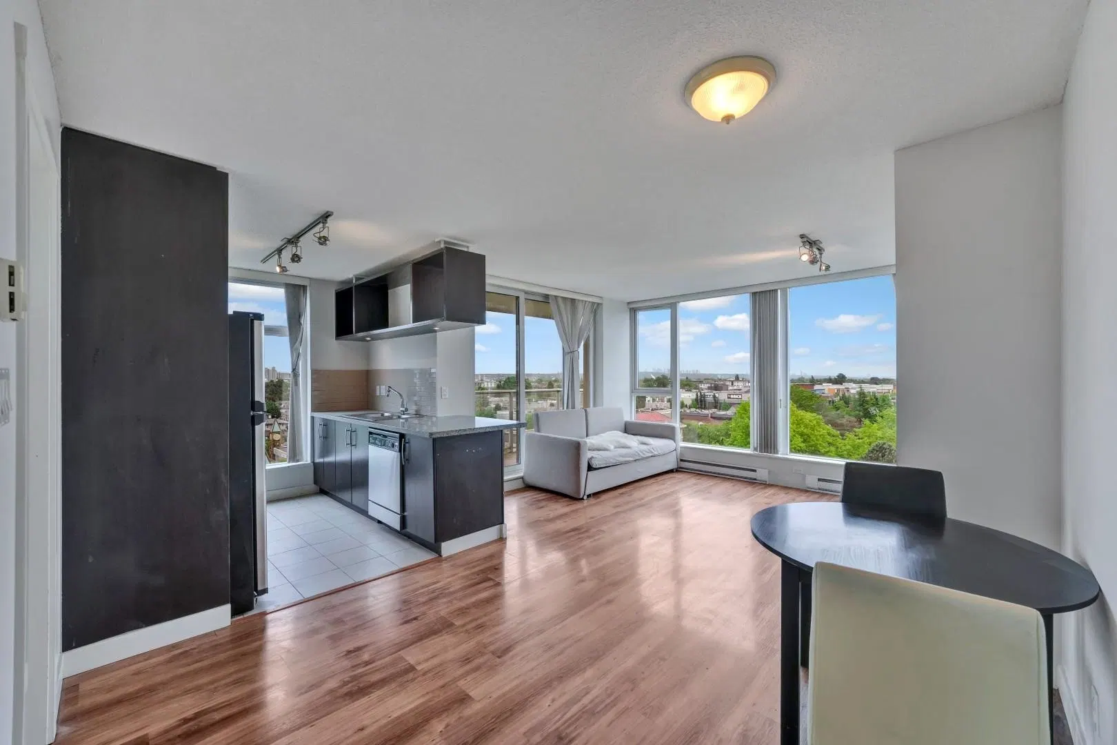Photo 2 of 28 at #1103 – 5028 Kwantlen Street