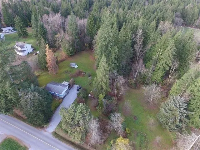 Photo 4 of 15 at 33875 Richards Avenue
