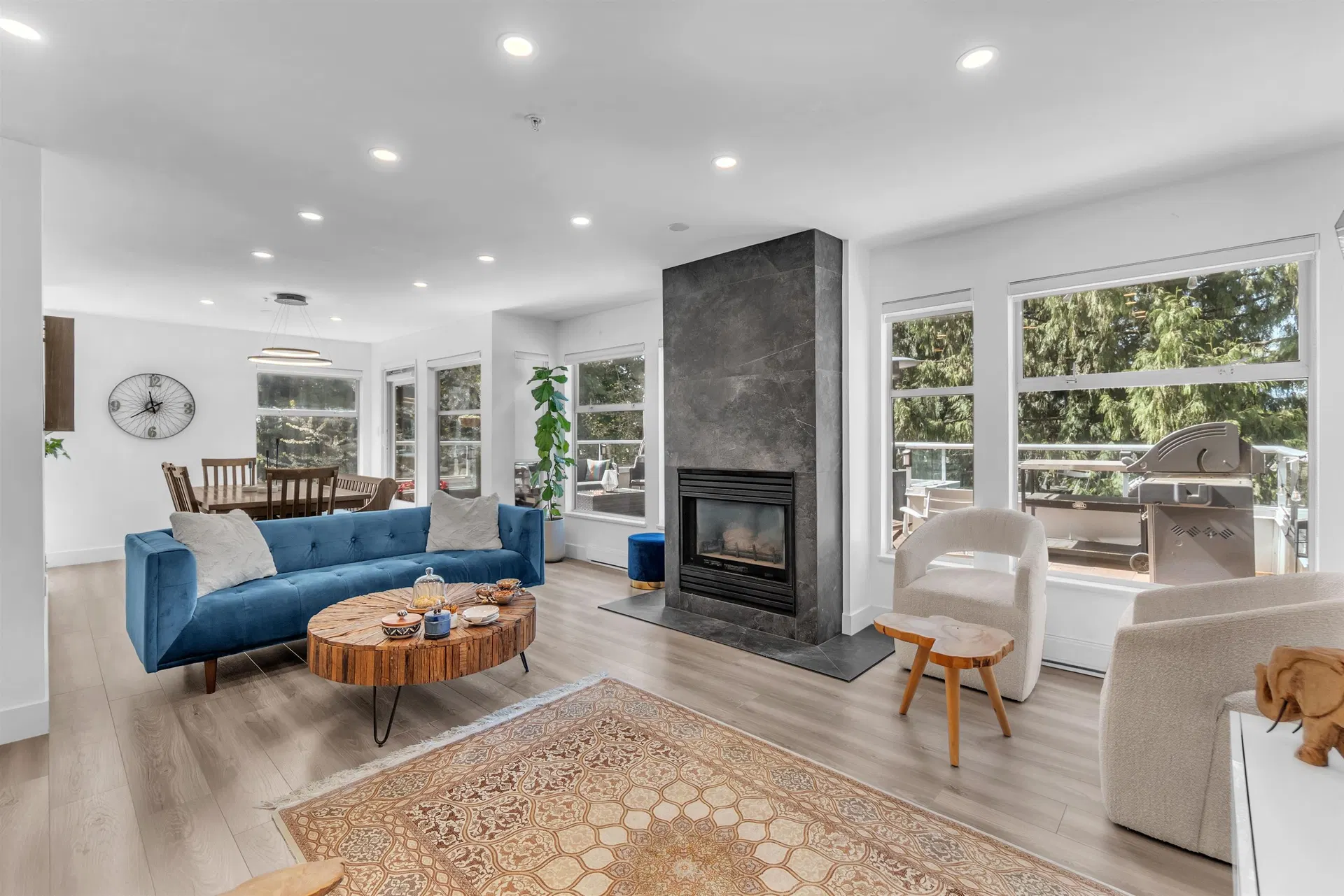 Photo 3 of 36 at #8 – 2425 Edgemont Boulevard