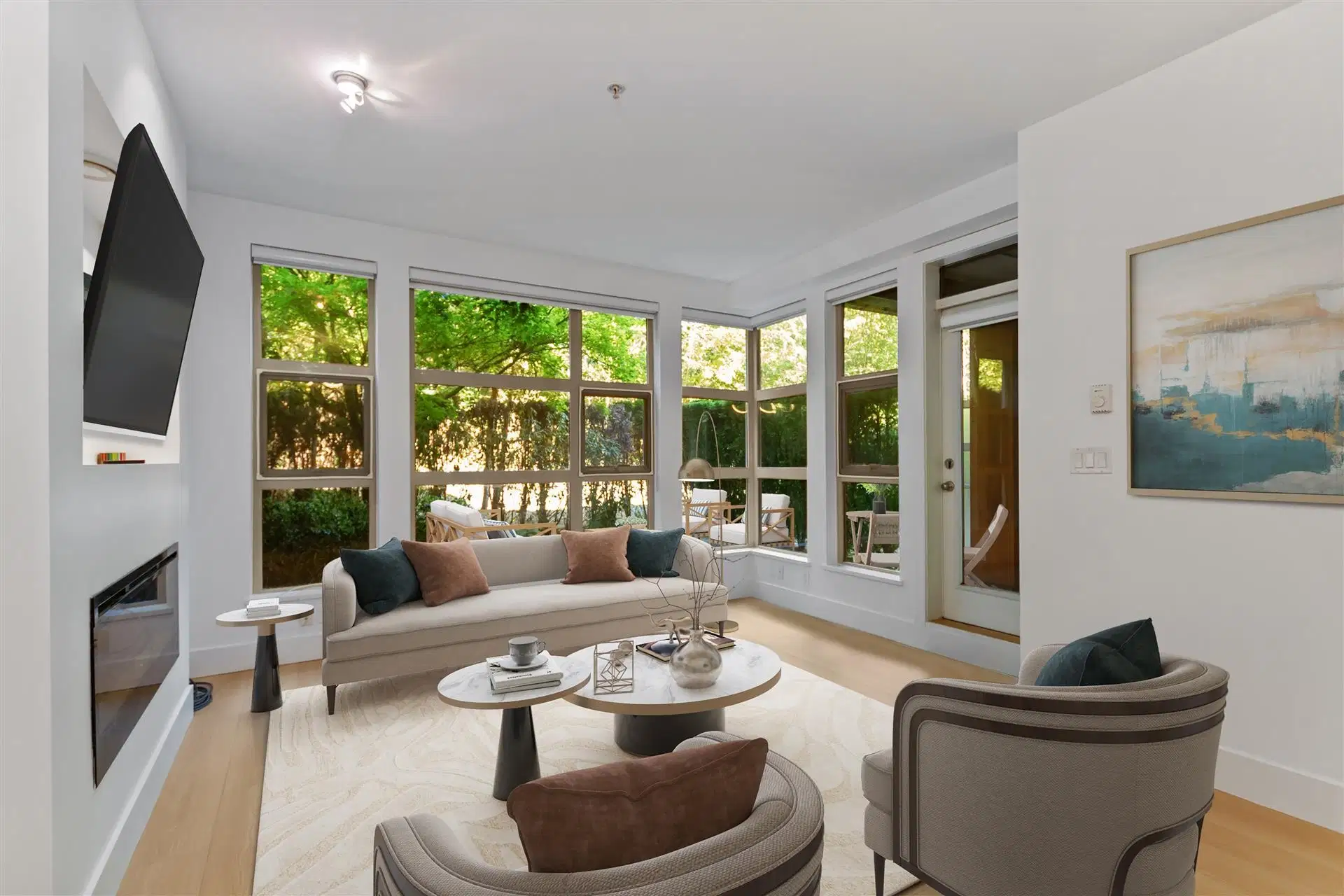 #208 – 3606 Aldercrest Drive