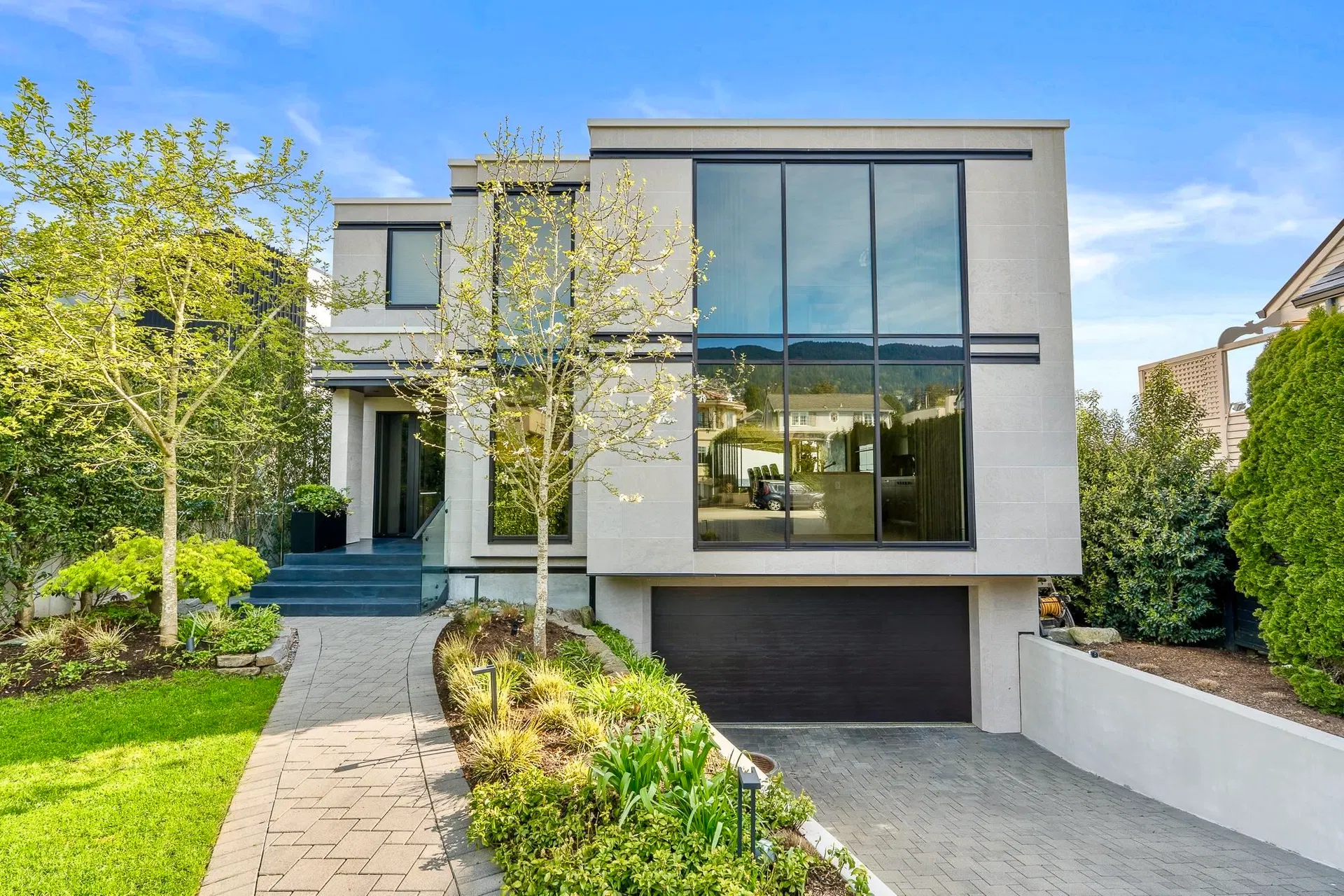 Photo 1 of 40 at 2356 Bellevue Avenue