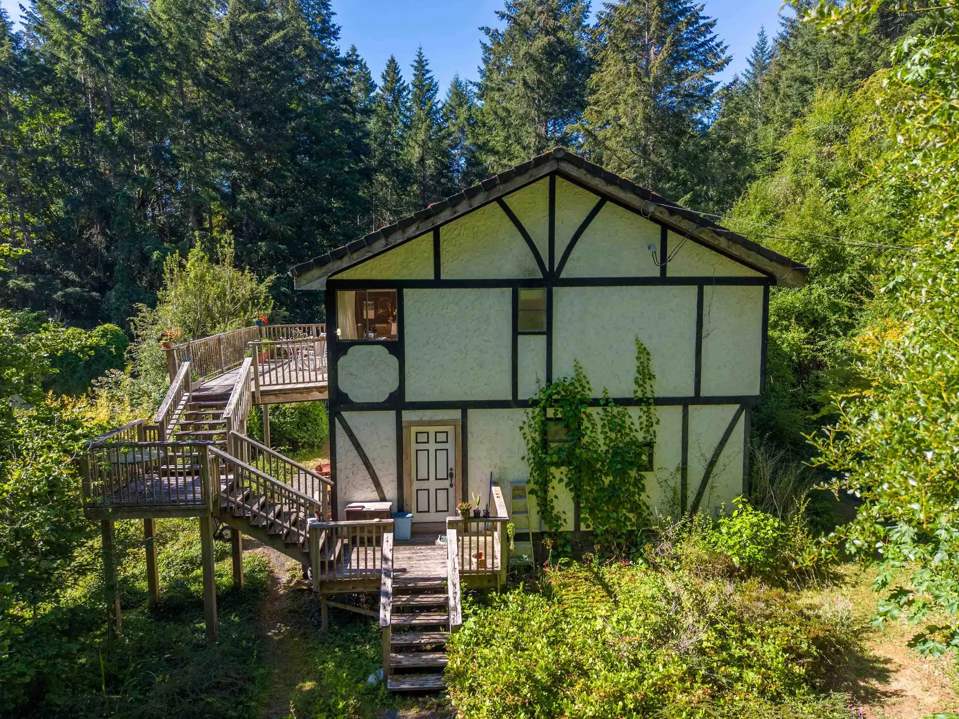 380 Warbler Road