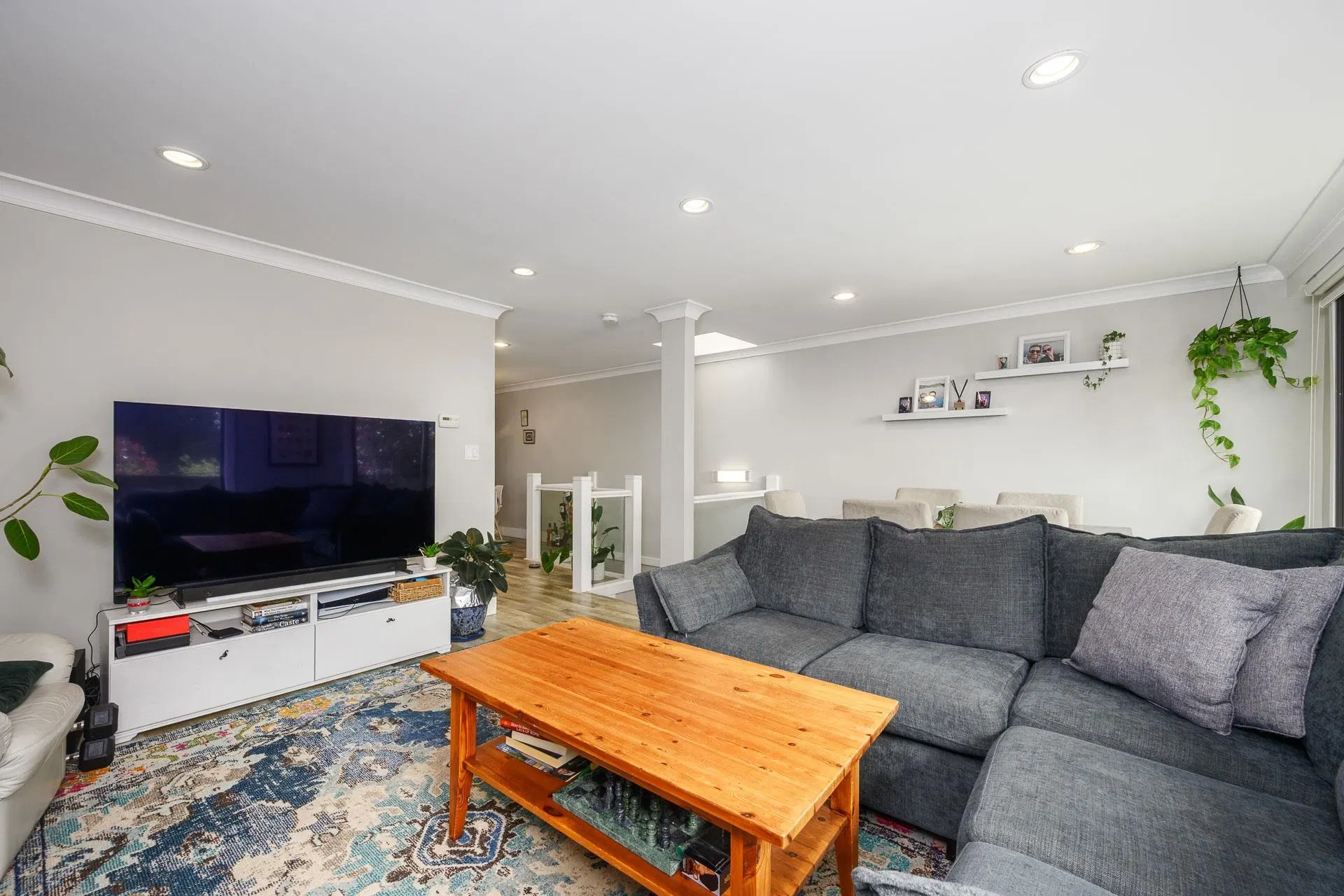 Photo 4 of 39 at 3201 Lonsdale Avenue