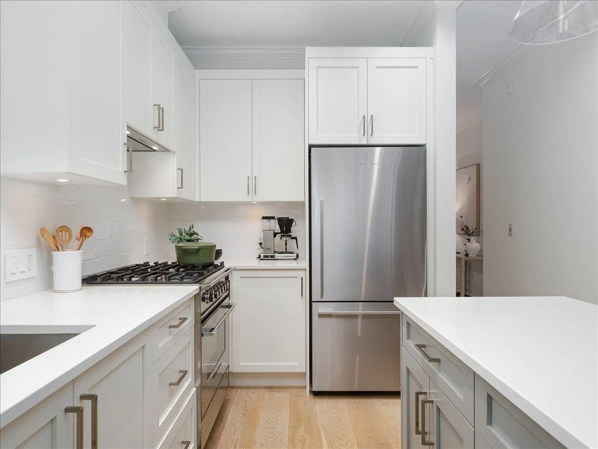 Photo 5 of 27 at 4448 W 8th Avenue