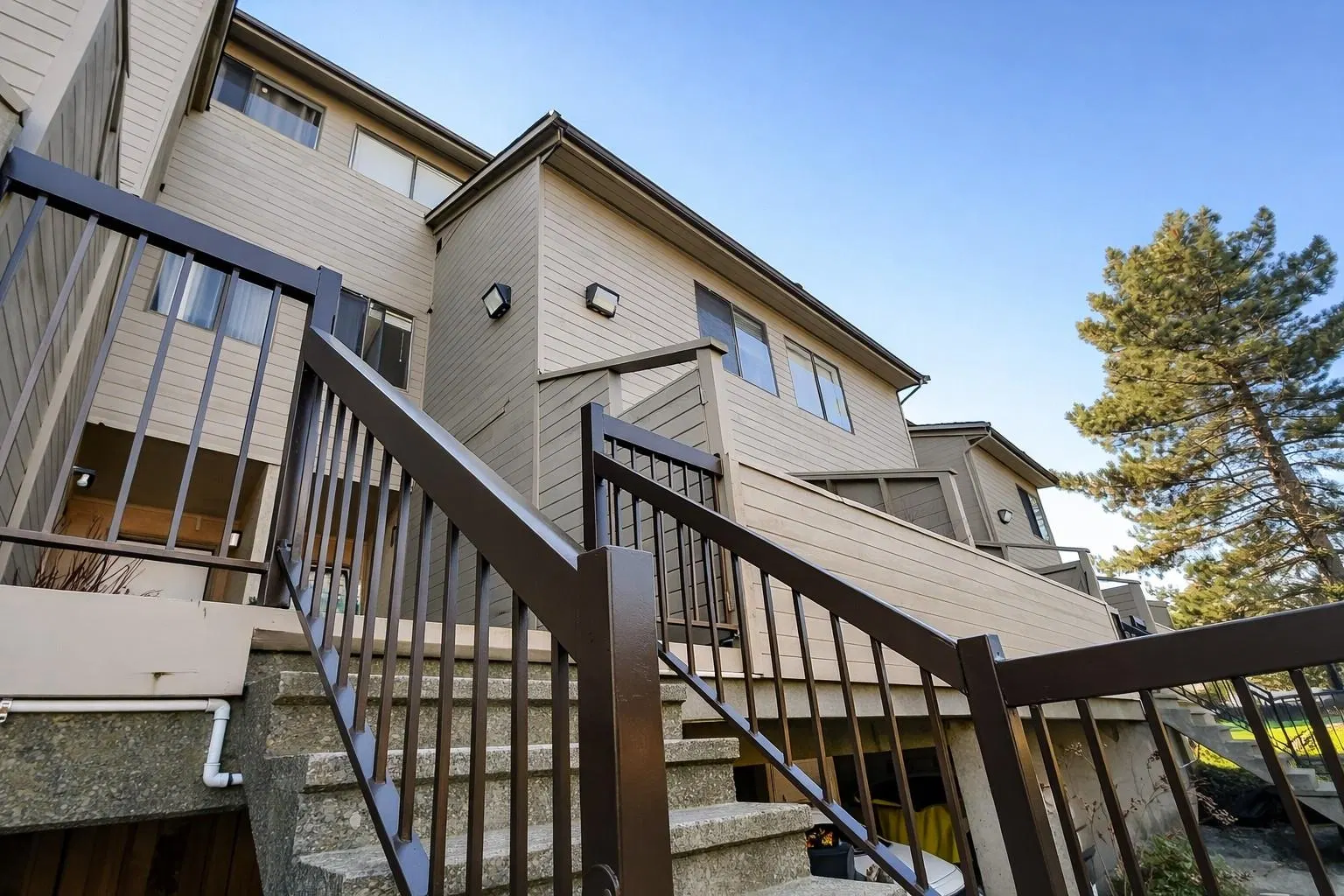 Photo 1 of 26 at #214 – 8140 Colonial Drive