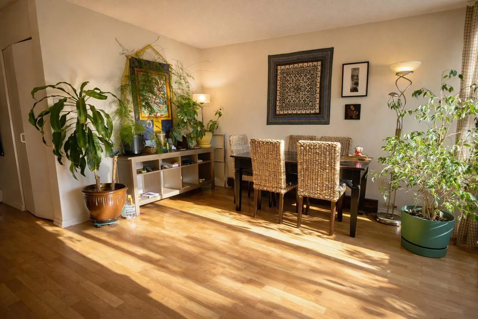 Photo 4 of 26 at #214 – 8140 Colonial Drive