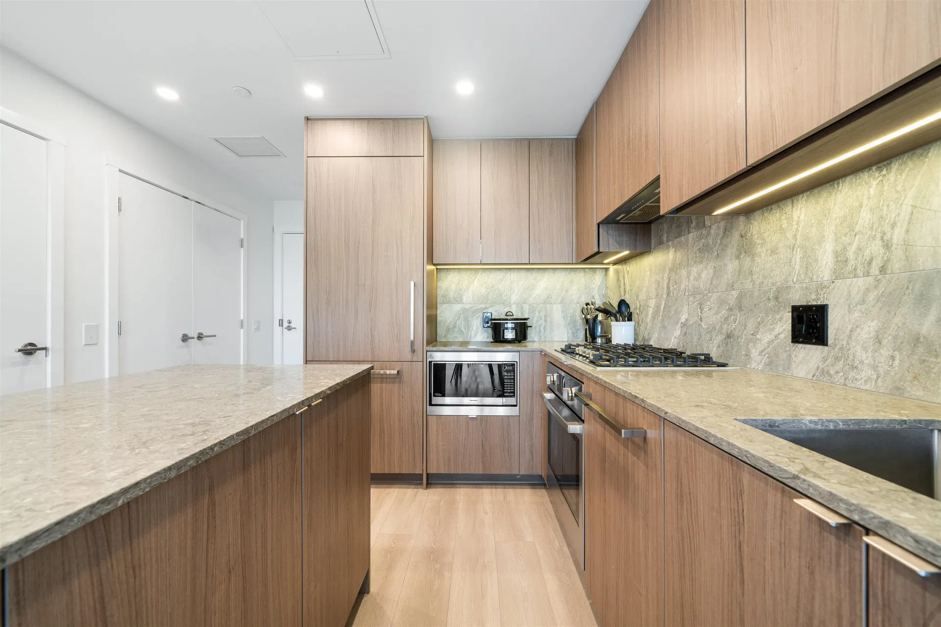 Photo 3 of 36 at #1806 – 626 Claremont Street