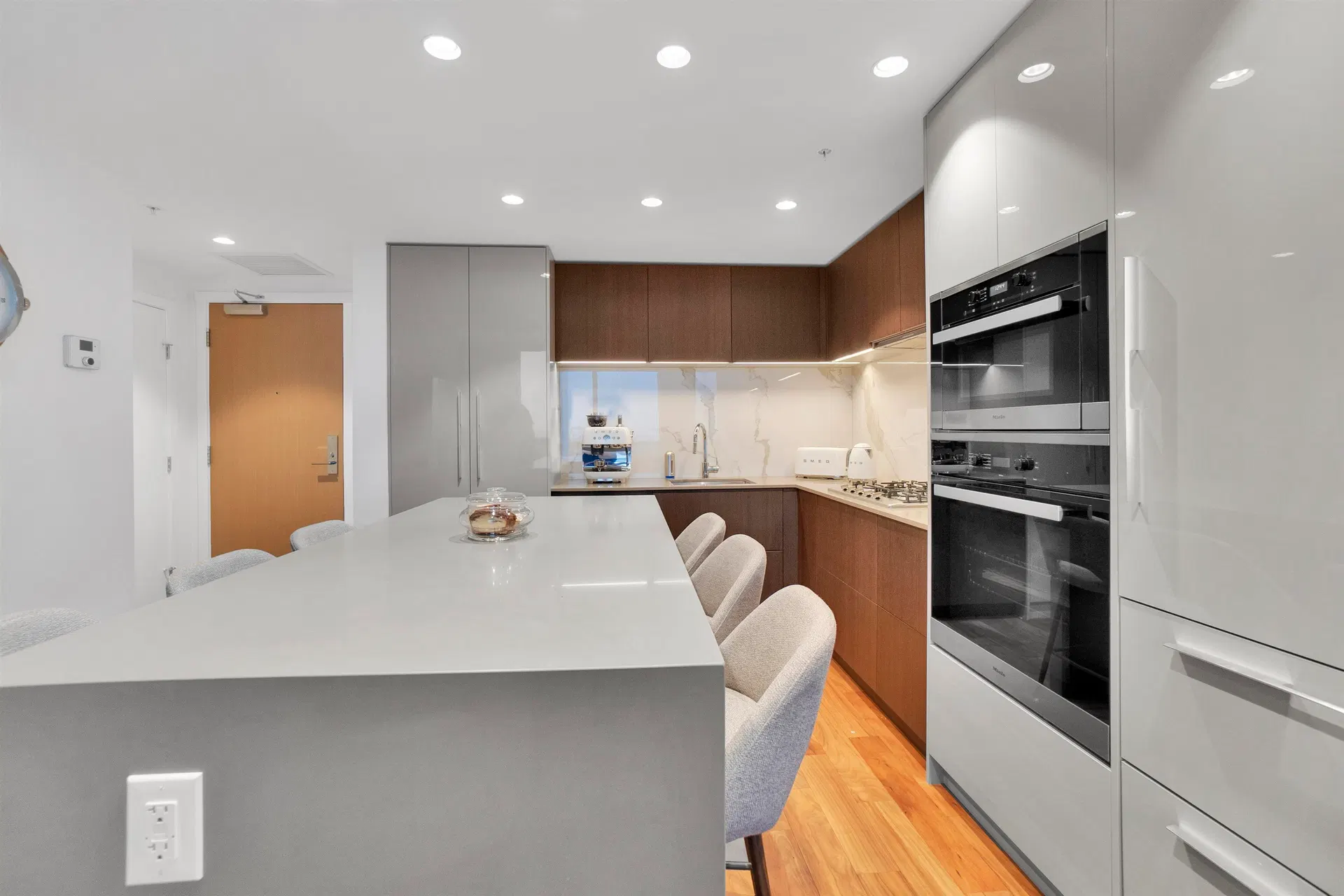 Photo 4 of 39 at #1302 – 1675 Lions Gate Lane