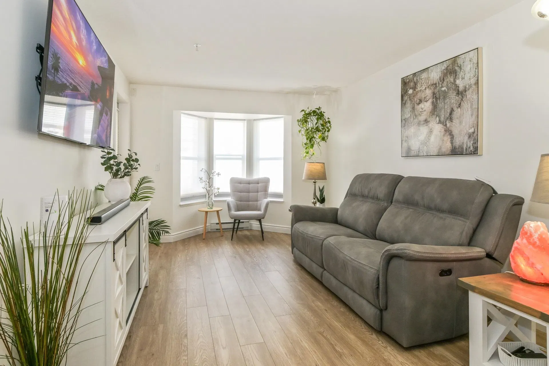 Photo 4 of 24 at #209 – 5454 198 Street