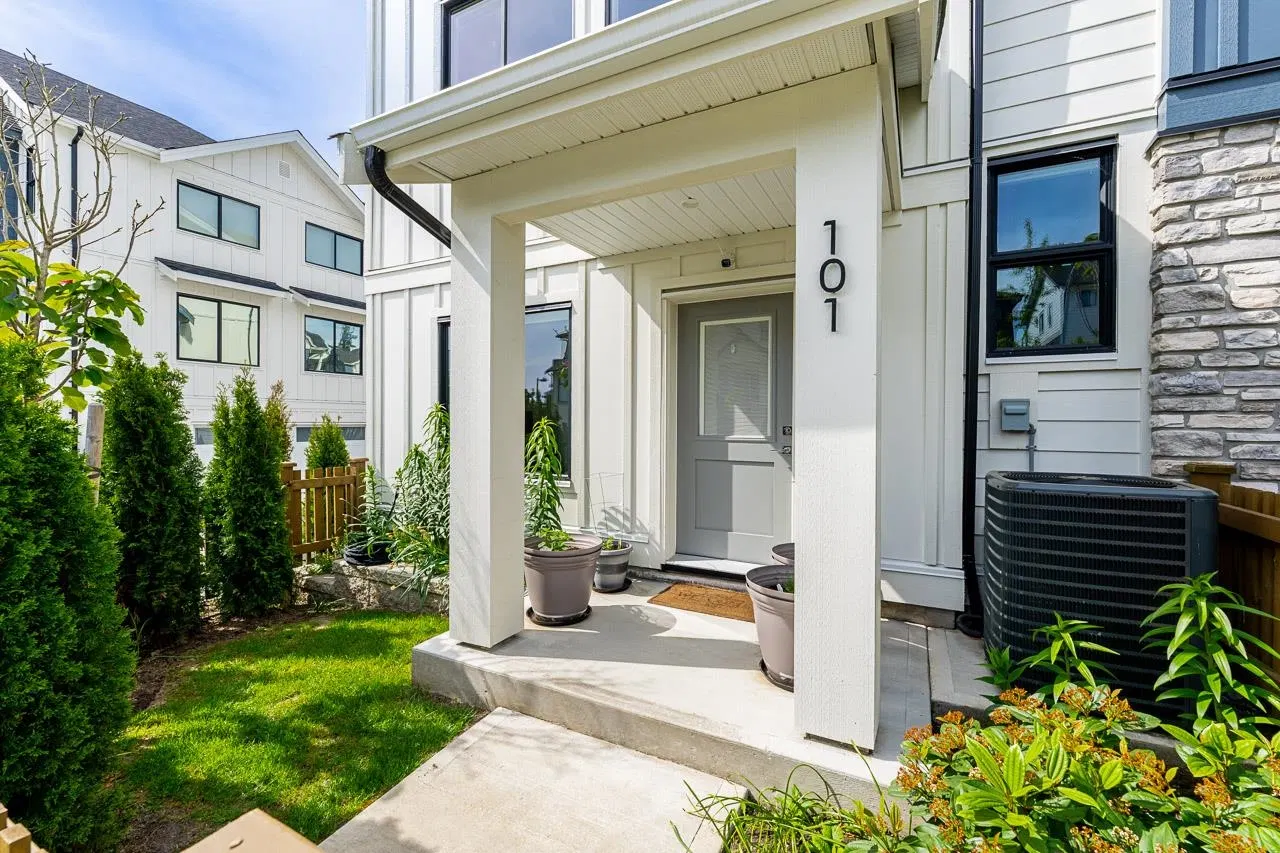 Photo 4 of 40 at #101 – 1833 165a Avenue